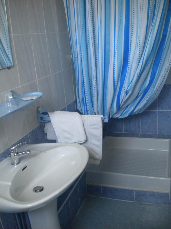 Hotel L'Acropole Nissan-lez-Enserune Room photo